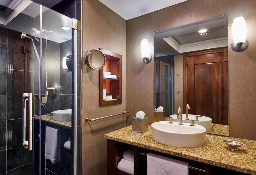 غرفة قياسية سرير كينج, Mount Airy Casino Resort   Adults Only 21 Plus