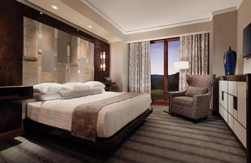 キングサイズベッドのスイートルーム, Mount Airy Casino Resort   Adults Only 21 Plus