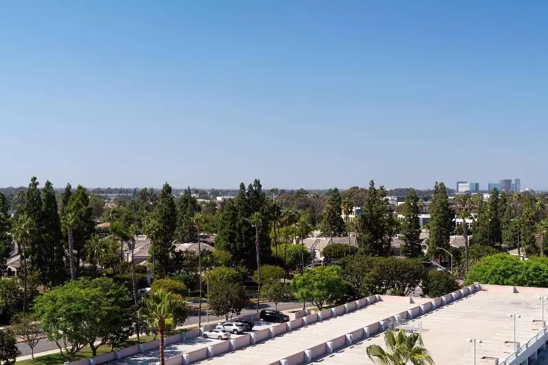 سوئیت با تخت بزرگ, Newport Beach Marriott Bayview