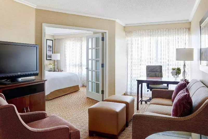 سوئیت با تخت بزرگ, Newport Beach Marriott Bayview