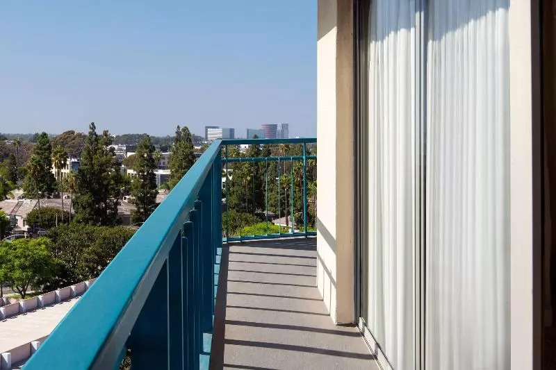 سوئیت با تخت بزرگ, Newport Beach Marriott Bayview