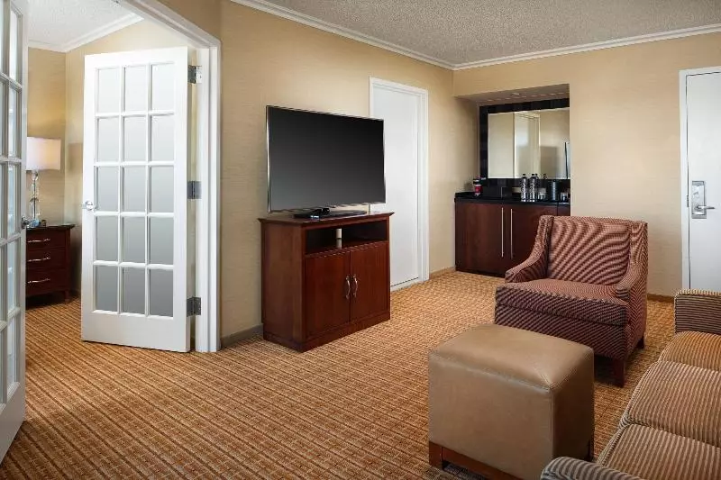 سوئیت با تخت بزرگ, Newport Beach Marriott Bayview