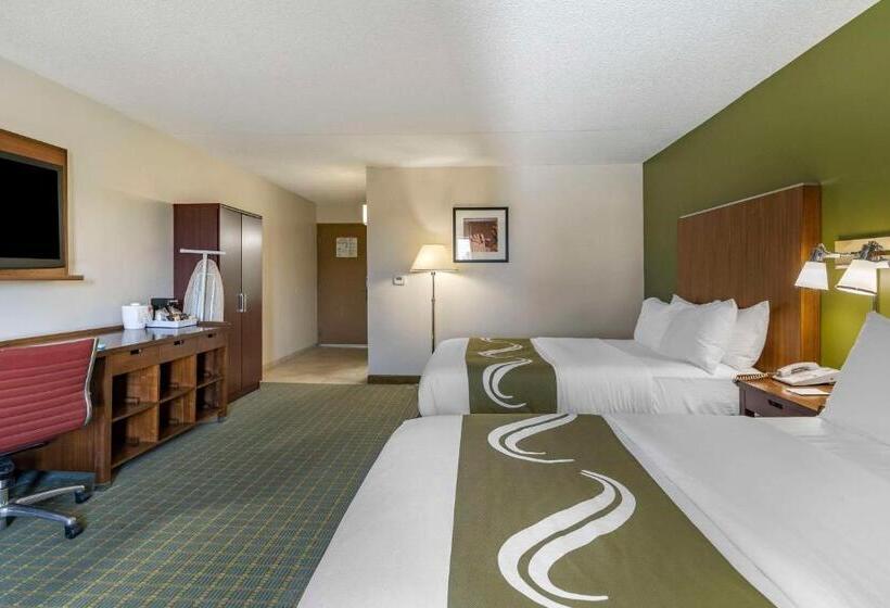 带2个双人床的标准工作室, Quality Inn Lexington Horse Park