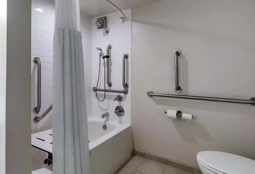 身障者適用スーペリアールーム, Quality Inn Lexington Horse Park