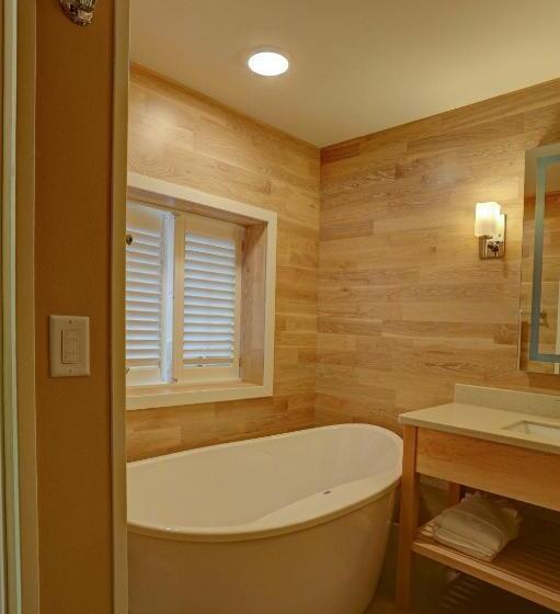 غرفة سوبيريور, Land S End