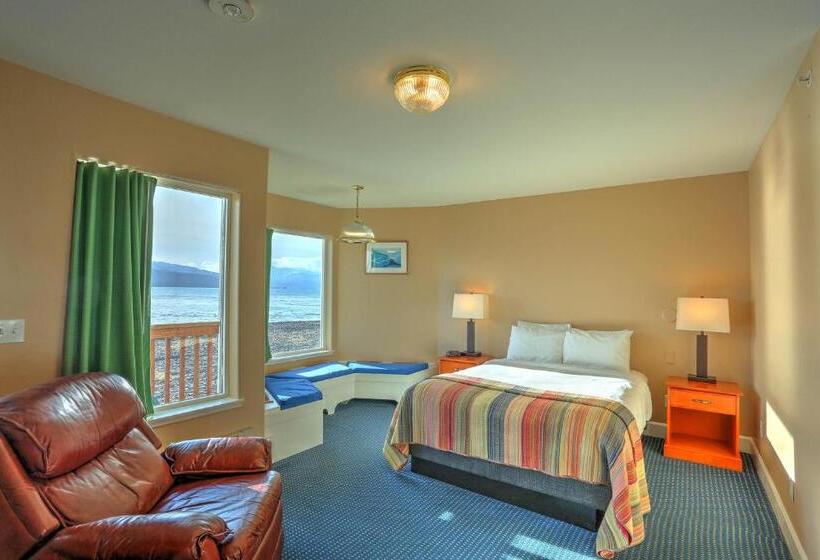 جناح مطلّ علي البحر, Land S End