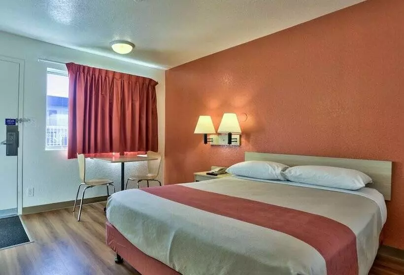 اتاق لوکس, Motel 6 Flagstaff, Az   Butler
