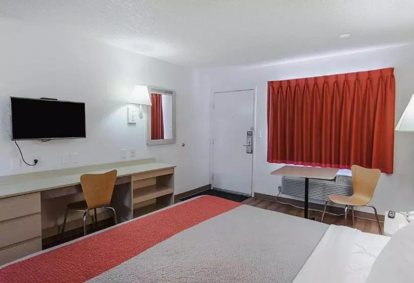 اتاق استاندارد با تخت بزرگ, Motel 6 Medford, Or   North