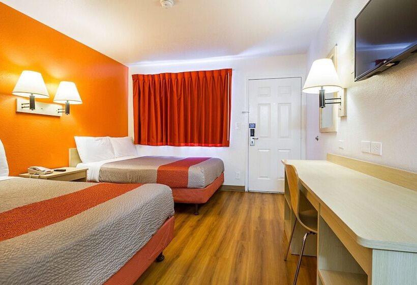 Номер Стандарт 2 Двуспальные Кровати, Motel 6 Mesa North