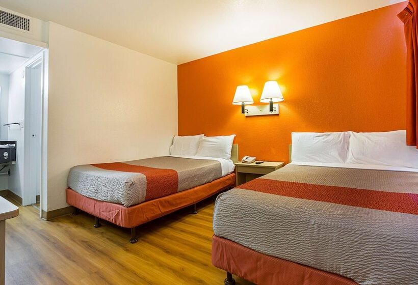 Номер Стандарт 2 Двуспальные Кровати, Motel 6 Mesa North