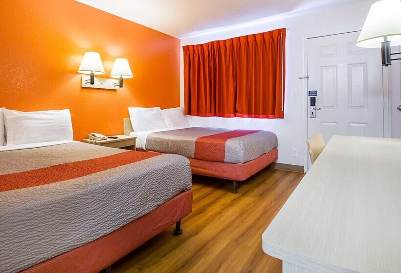 Номер Стандарт 2 Двуспальные Кровати, Motel 6 Mesa North