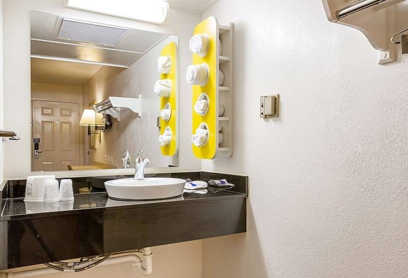 Номер Deluxe, Motel 6 Mesa North