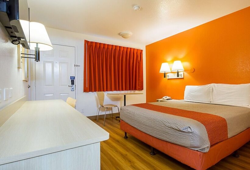 Номер Deluxe, Motel 6 Mesa North