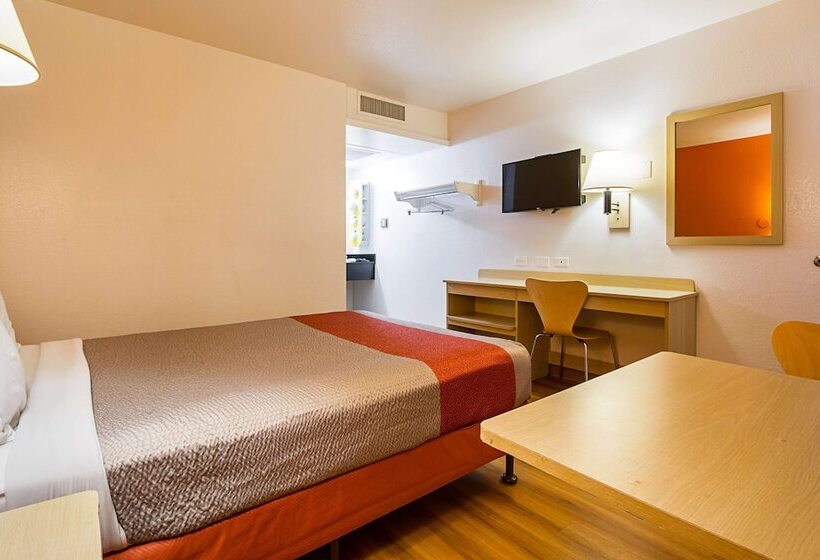 Номер Deluxe, Motel 6 Mesa North