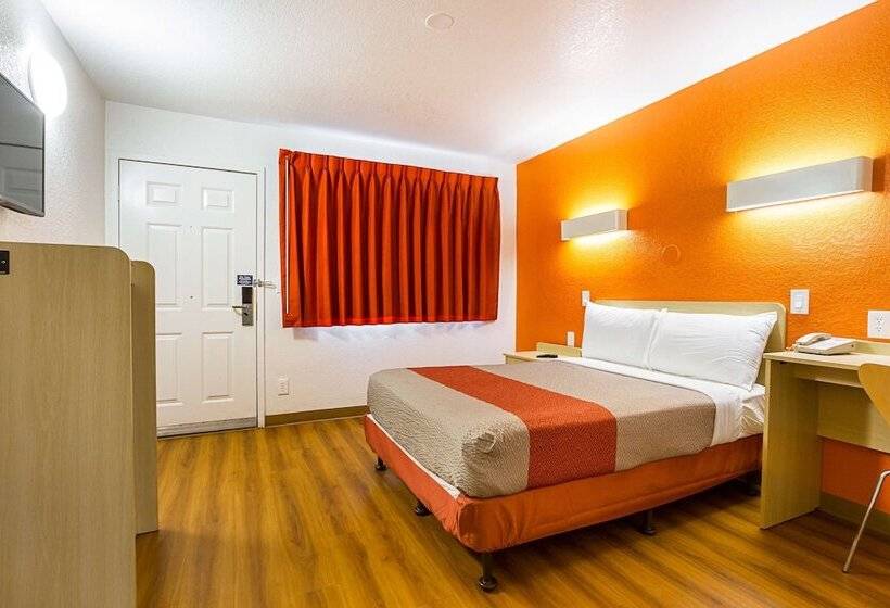 Номер Deluxe, Motel 6 Mesa North