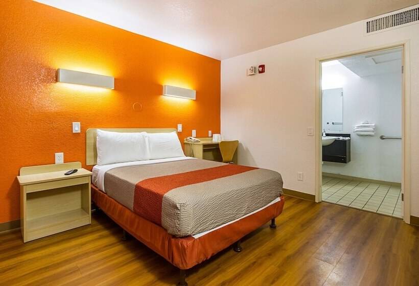 Номер Deluxe, Motel 6 Mesa North