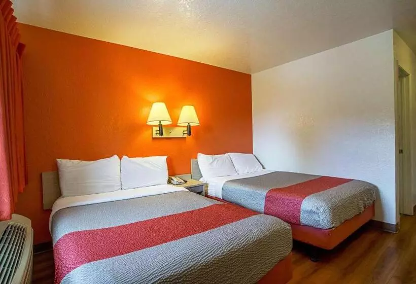 اتاق کلاسیک چهارنفره, Motel 6 Prescott, Az