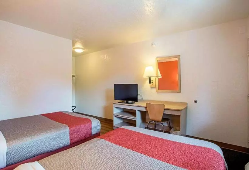 اتاق کلاسیک چهارنفره, Motel 6 Prescott, Az