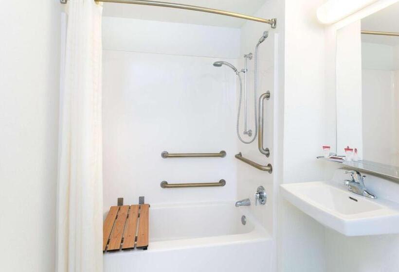 Pokój Typu Standard Przystosowany dla Osób Niepełnosprawnych, Knights Inn Punta Gorda