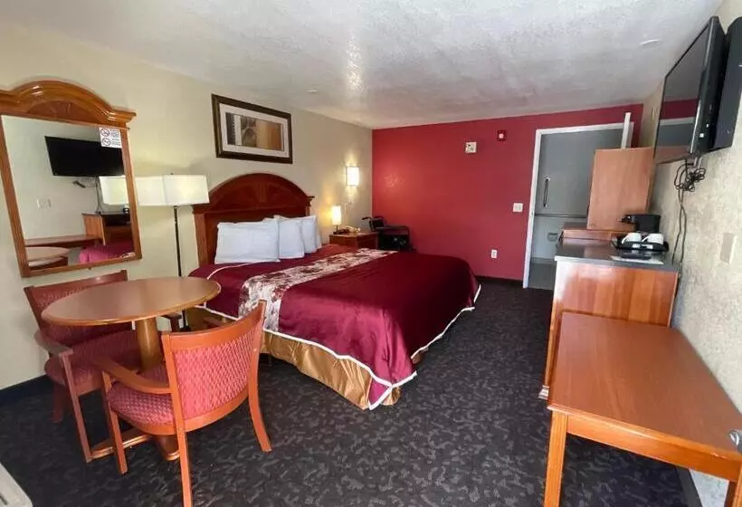 キングサイズベッドのスタンダードルーム, Knights Inn Punta Gorda