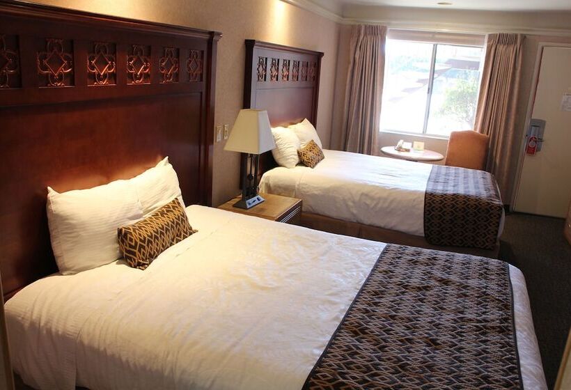 Номер Стандарт, Laurel Inn & Conference Center