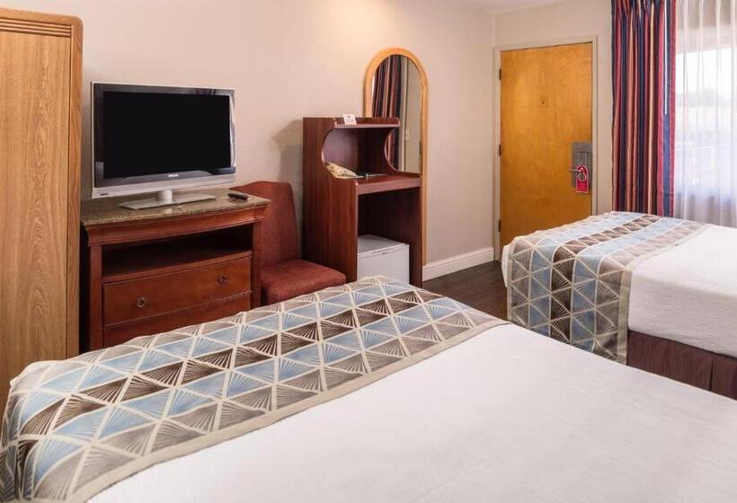 Номер Стандарт, Laurel Inn & Conference Center