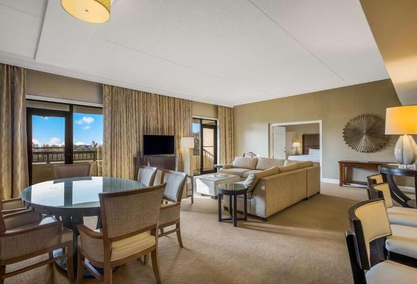 キングサイズベッドのスイートルーム, Sonesta Resort  Hilton Head Island