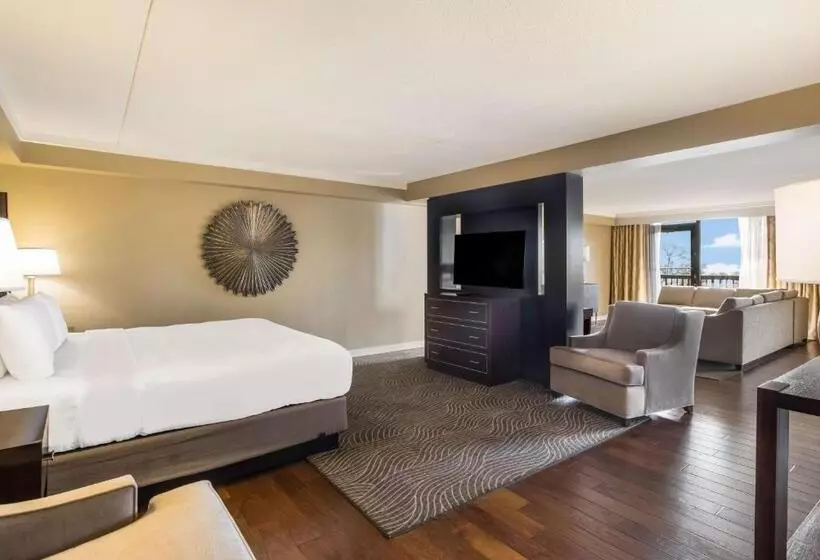 سوئیت اجرایی با تخت کینگ, Sonesta Resort Hilton Head Island