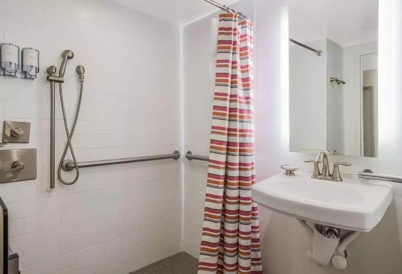اتاق استاندارد چهار تخته, Sonesta Resort Hilton Head Island