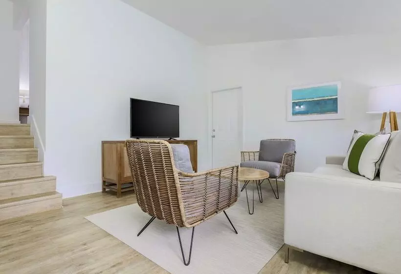 プール付き１ベッドルームヴィラ, Hadley Resort And Marina