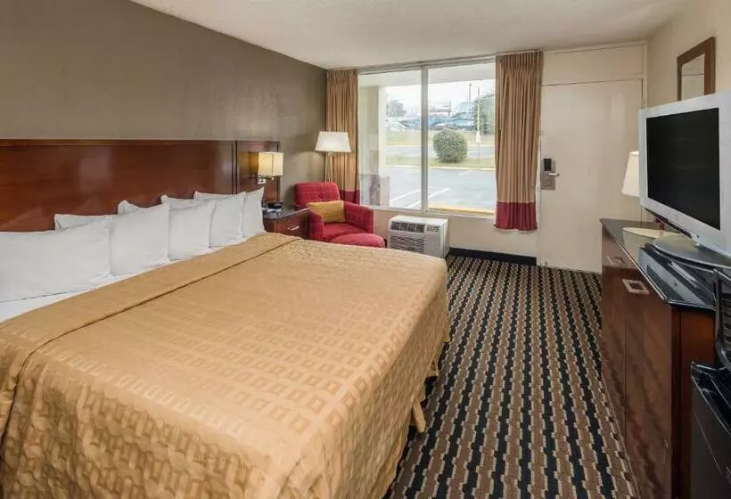 キングサイズベッドのスタンダードルーム, Red Roof Inn Charlotte   Airport