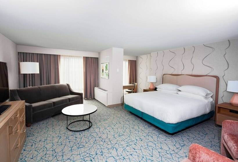 Полулюкс, Doubletree By Hilton  Chicago  North Shore Conference Center