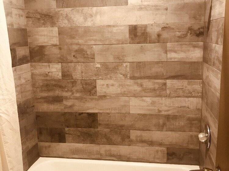 带2个双人床的标准工作室, Econo Lodge University