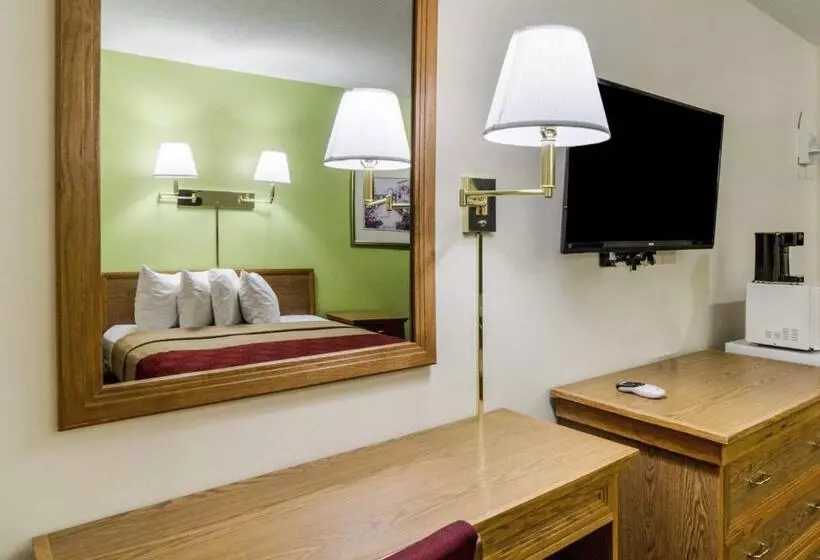 スタンダードルーム, Econo Lodge University