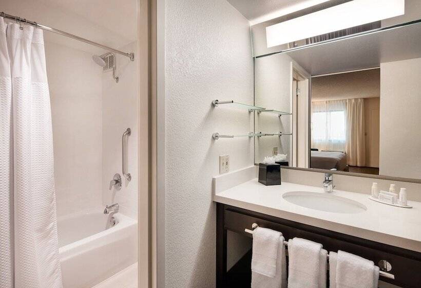 Полулюкс, Fairfield By Marriott Anaheim Resort