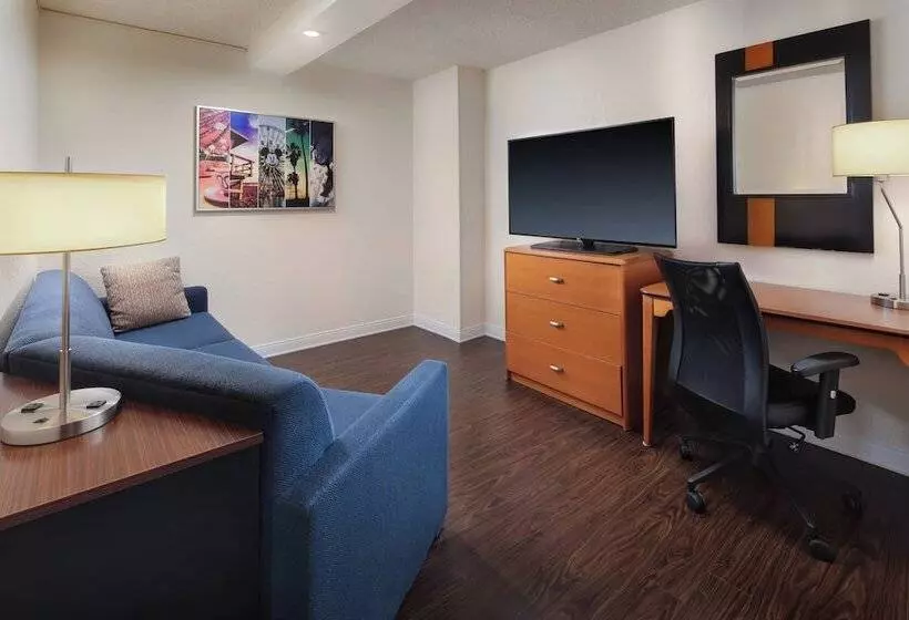 سوییت جونیور, Fairfield By Marriott Anaheim Resort