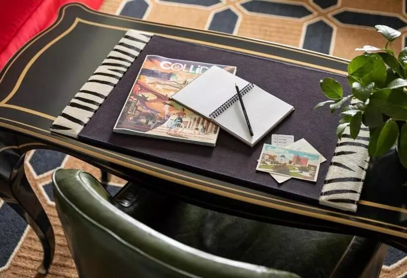 سوئیت جونیور با تخت بزرگ, Graduate By Hilton Providence