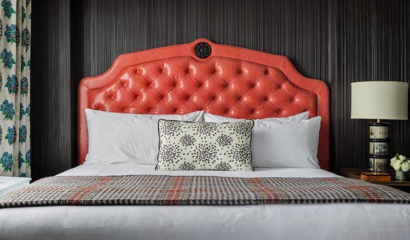 جناح, Graduate By Hilton Providence