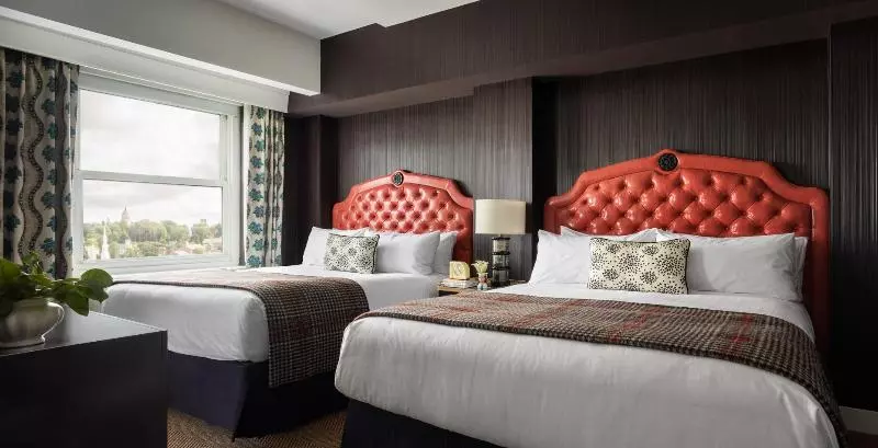 سوئیت جونیور با تخت بزرگ, Graduate By Hilton Providence