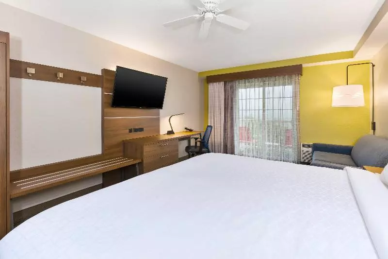 اتاق استاندارد با تخت بزرگ برای معلولان, Graduate By Hilton Providence