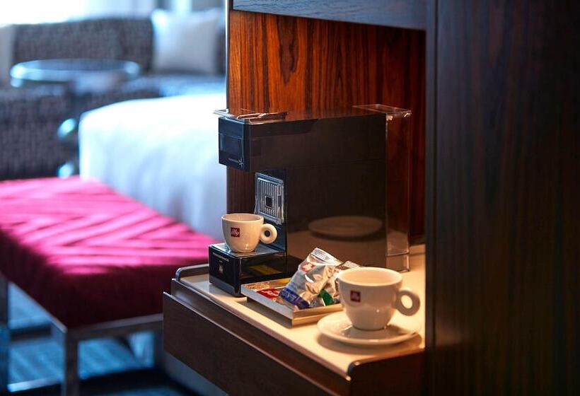 Номер Клуб, Jw Marriott San Francisco Union Square