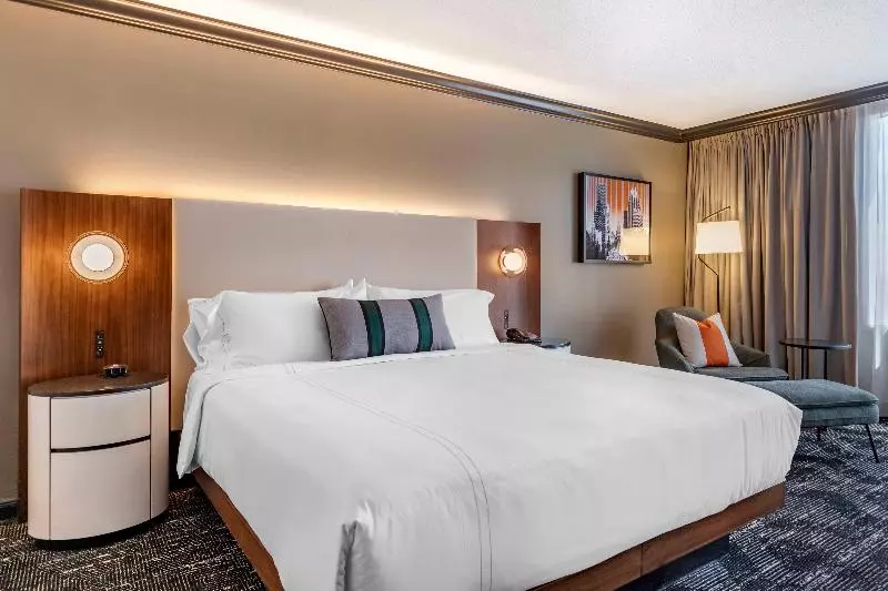 اتاق لوکس با تخت بزرگ, Omni Austin Hotel Downtown