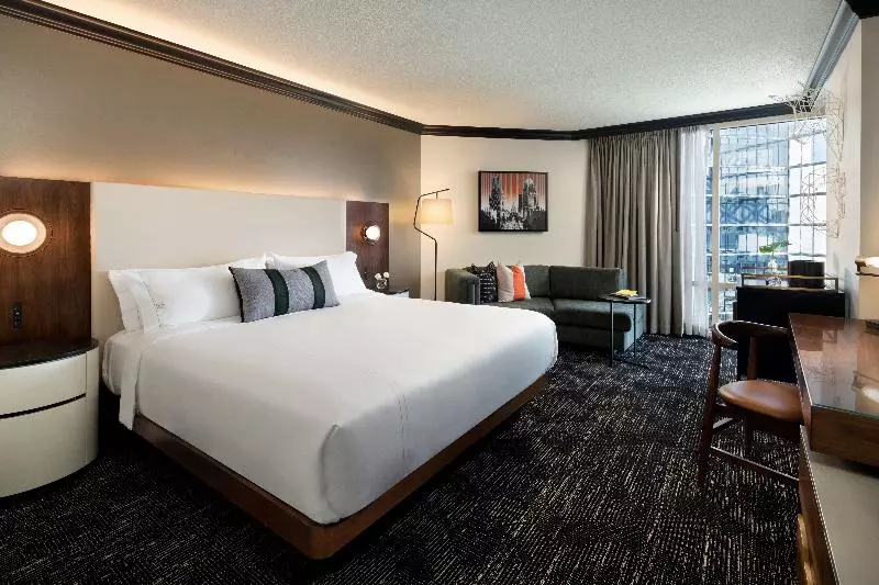 اتاق لوکس با تخت بزرگ, Omni Austin Hotel Downtown