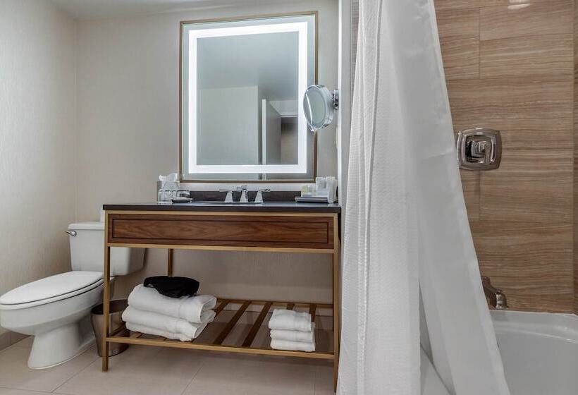 Номер Deluxe, Omni Richmond