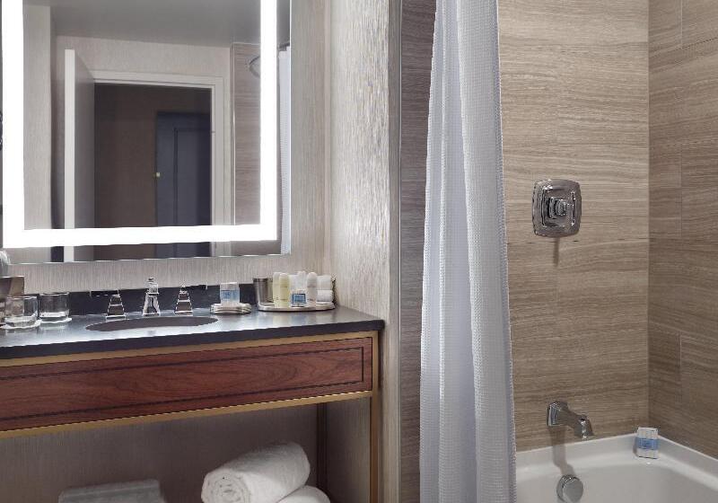 Номер Deluxe, Omni Richmond