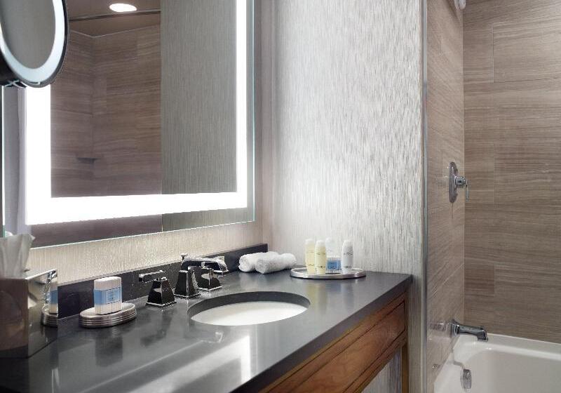 Номер Премиум, Omni Richmond