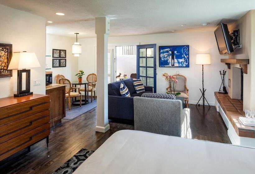 Полулюкс, Pacific