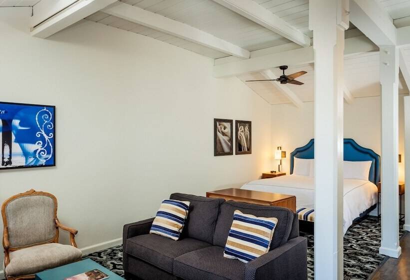 Полулюкс, Pacific