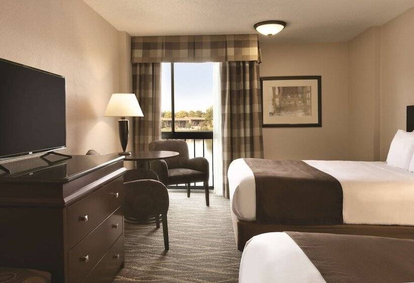 غرفه قياسيه سريرين مزدوجين, Radisson Hotel Louisville North