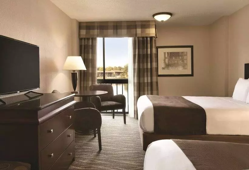 ２ダブルベッドのスタンダードルーム, Radisson Hotel Louisville North